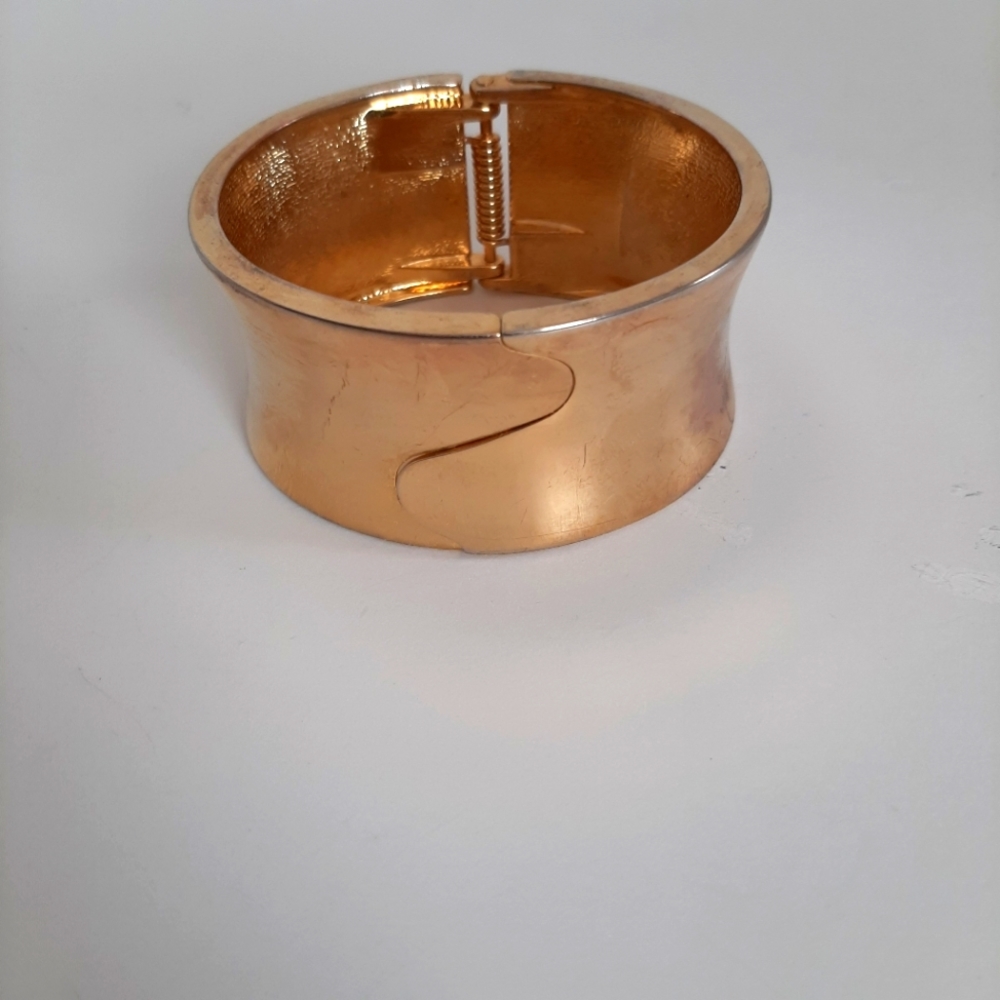 Gold Cuff Bangle - Picture 2 of 6
